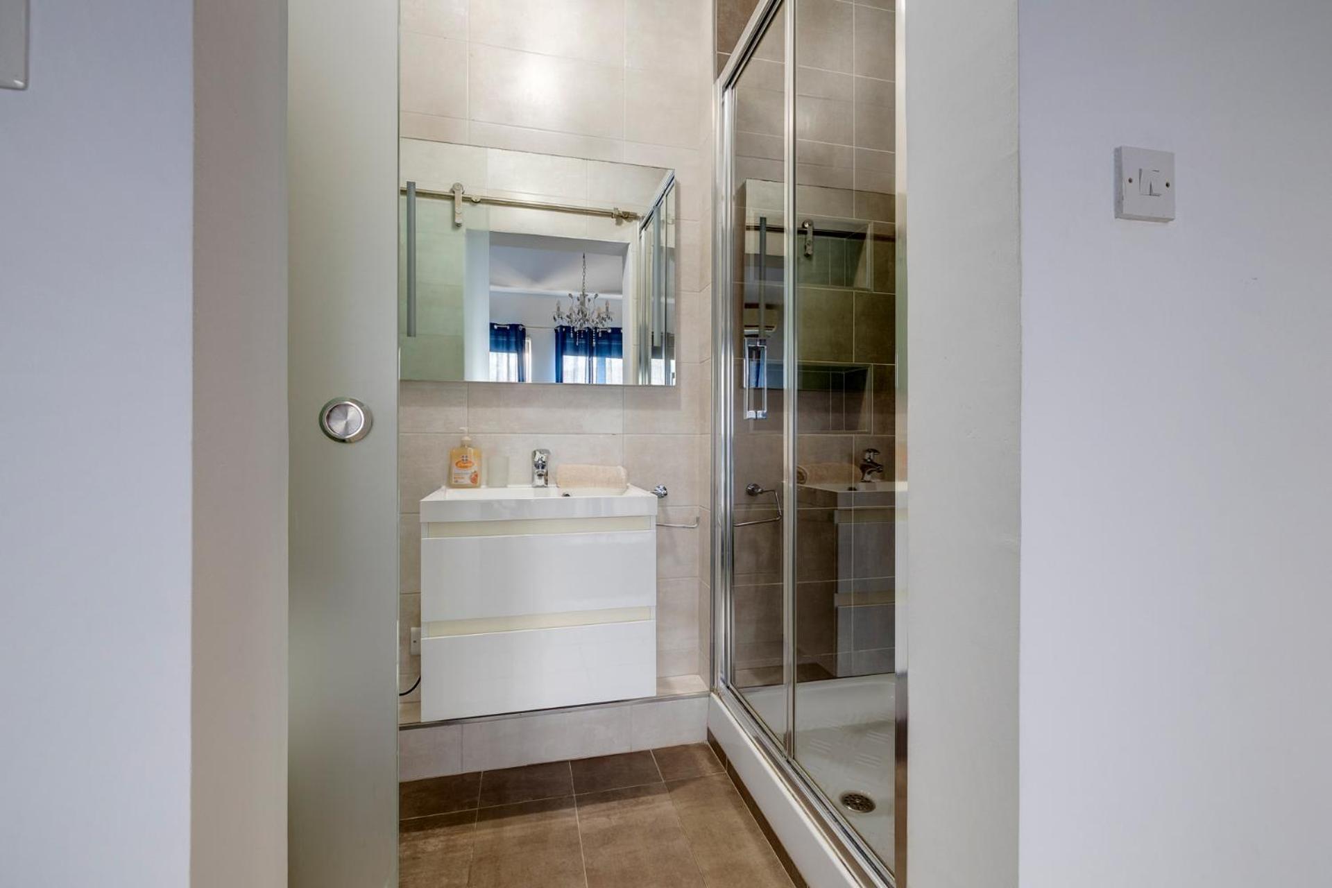 Modern 2BR Sliema Apartment Exterior foto